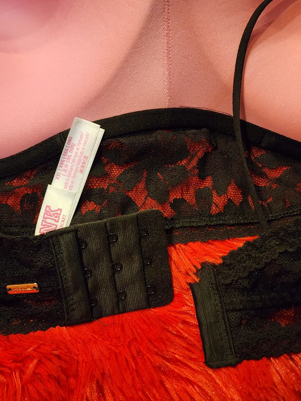 Victoria's Secret Black Lace Pushup Underwire Bralette with Pink Molded Cups XXL